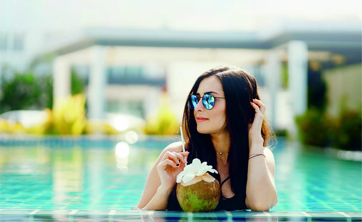 Rooftop swimming pool at Okay PLUS Sapphire Suites